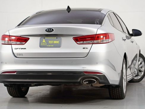 Used 2016 Kia Optima EX w/ Premium Package image 4