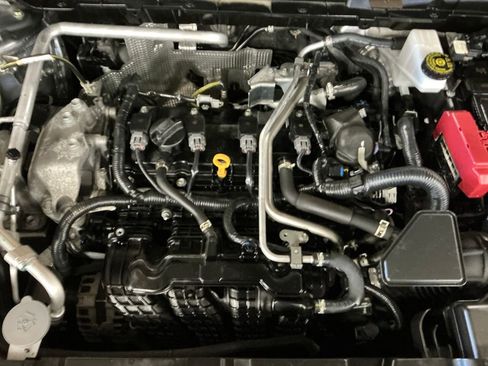 Used 2024 Mitsubishi Outlander SE image 9