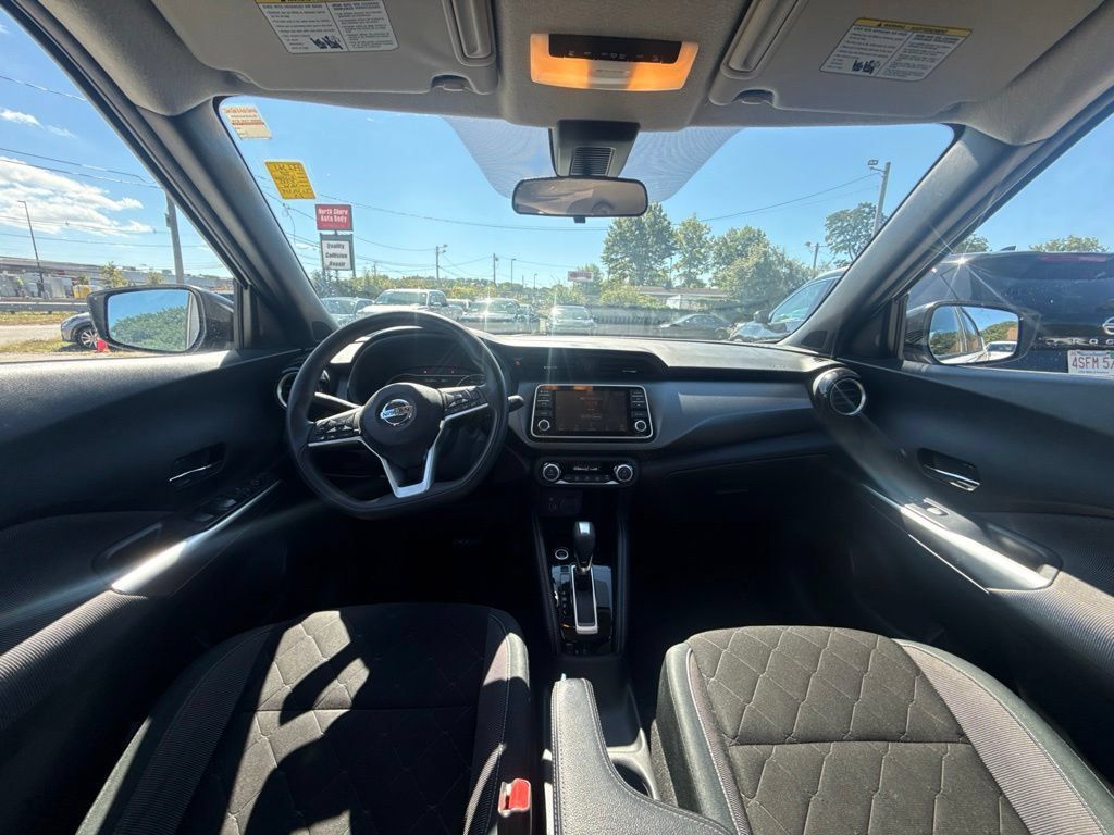 Used 2020 Nissan Kicks SV FWD image 16