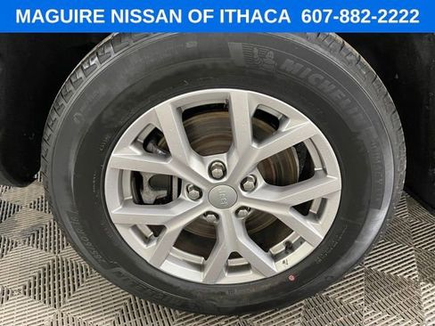Used 2021 Jeep Grand Cherokee L Limited AWD/4WD image 11