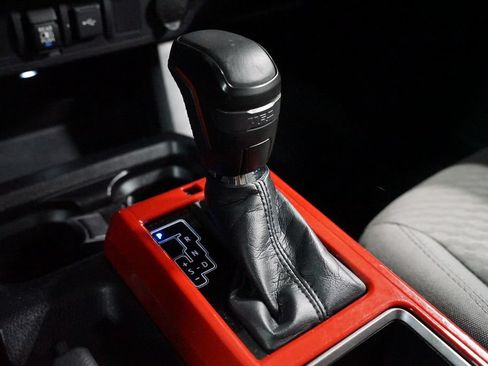 Certified 2021 Toyota Tacoma SR5 RWD image 21
