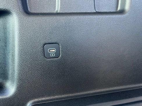 Used 2025 Kia Telluride S AWD/4WD image 21
