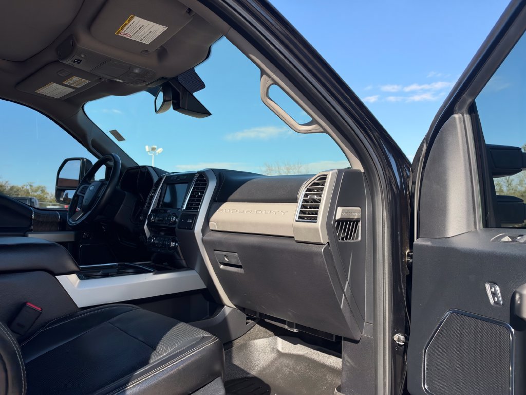 Used 2017 Ford F250 Lariat w/ Lariat Ultimate Package AWD/4WD image 18