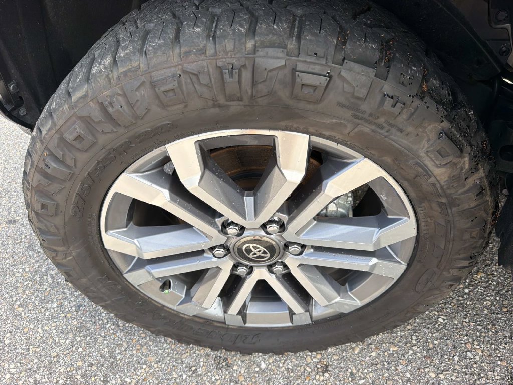 Used 2025 Toyota 4Runner Limited AWD/4WD image 28