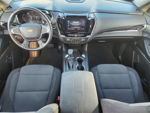 Used 2023 Chevrolet Traverse LT image 10