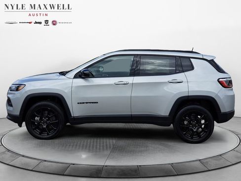 New 2026 Jeep Compass Latitude image 13