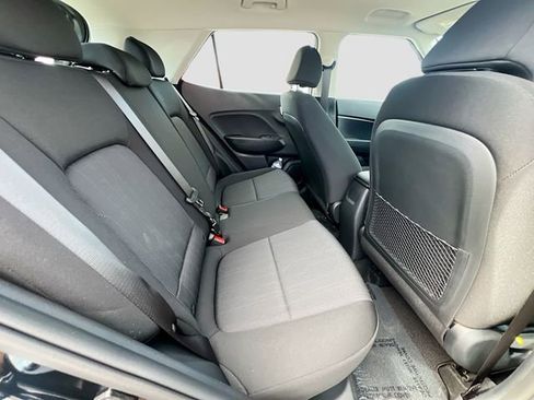 New 2025 Hyundai Venue SE image 24