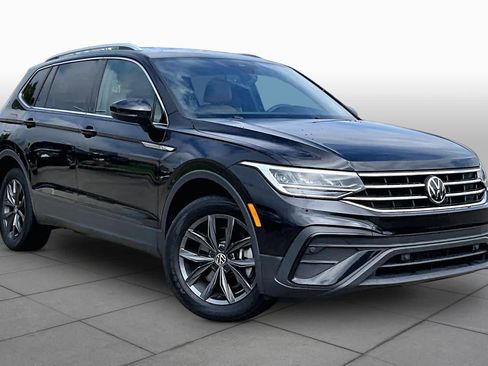 Used 2023 Volkswagen Tiguan SE FWD image 3