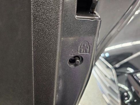 Used 2019 Chevrolet Equinox LT image 28