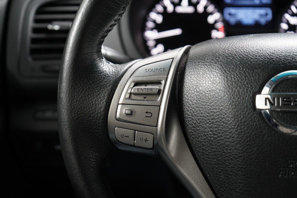Used 2015 Nissan Altima 2.5 SV FWD image 14