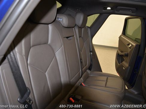 Used 2023 Porsche Macan image 24