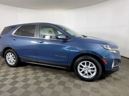 Used 2024 Chevrolet Equinox LT FWD image 2