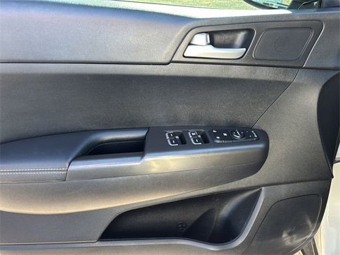 Used 2021 Kia Sportage LX w/ LX Fwd Popular Package image 17