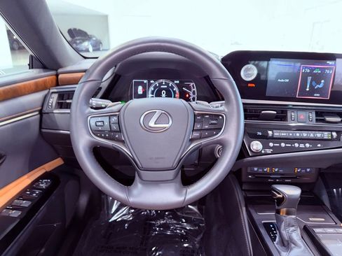 Certified 2022 Lexus ES 350 w/ Premium Package image 17