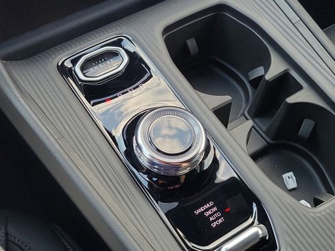 New 2026 Jeep Cherokee Limited image 18