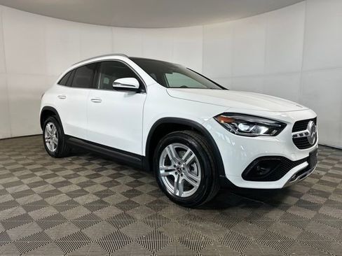 Used 2023 Mercedes-Benz GLA 250 4MATIC w/ Premium Package image 2