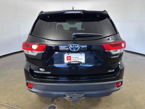 Used 2019 Toyota Highlander XLE AWD/4WD image 11