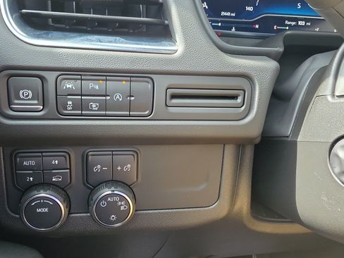 Used 2024 Chevrolet Tahoe RST w/ RST Performance Edition AWD/4WD image 10