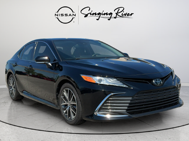 Used 2024 Toyota Camry XLE FWD image 1
