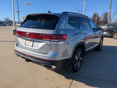 New 2025 Volkswagen Atlas SE image 4