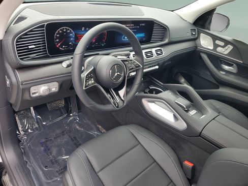 Certified 2026 Mercedes-Benz GLS 450 4MATIC image 24