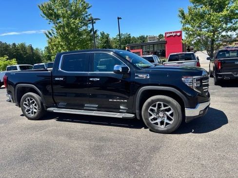 Used 2023 GMC Sierra 1500 SLT w/ SLT Premium Package AWD/4WD image 5