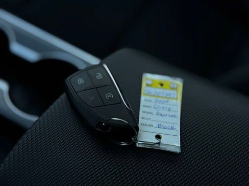 Used 2025 Chevrolet Equinox LT image 36