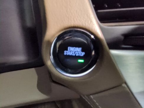 Used 2019 GMC Yukon XL SLT w/ Premium Edition image 19