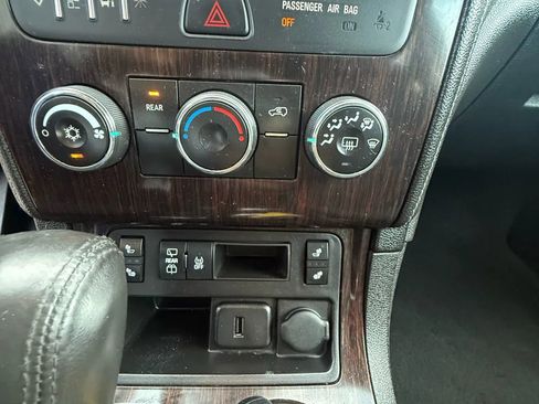 Used 2016 Chevrolet Traverse LT w/ Style and Technology Package image 14