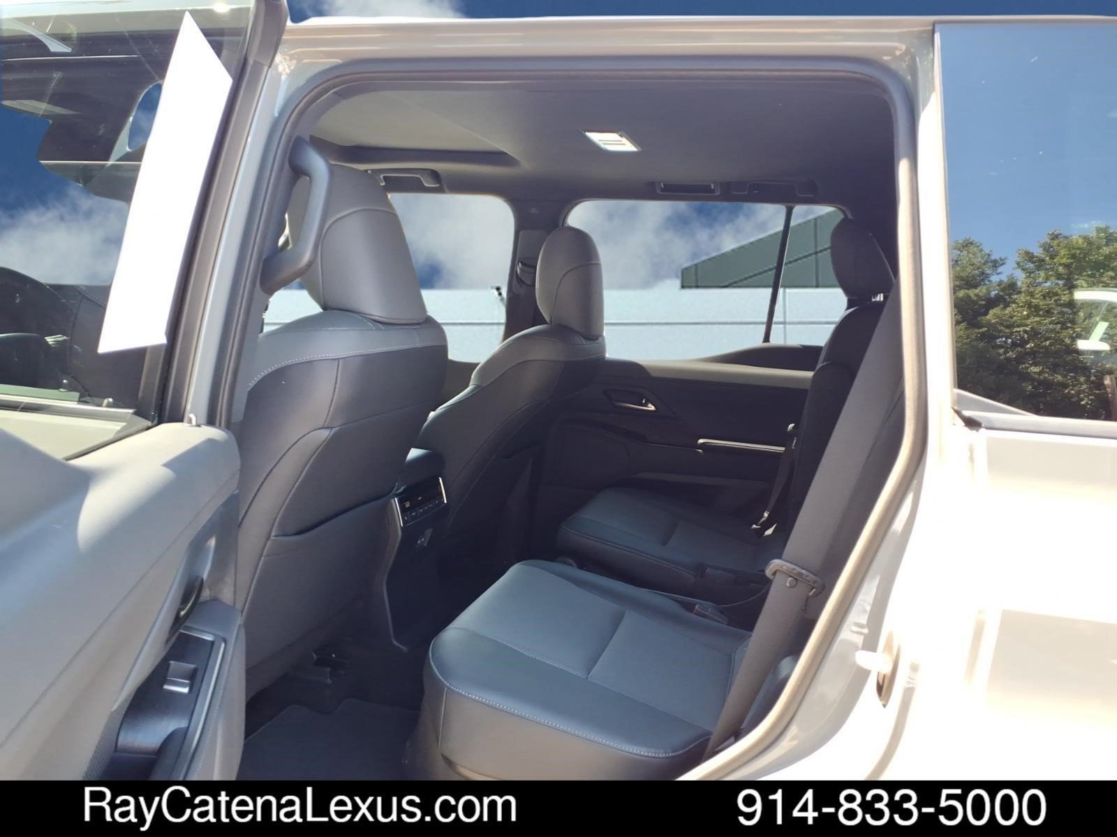 Certified 2025 Lexus GX 550 w/ Cold Area Package AWD/4WD image 17