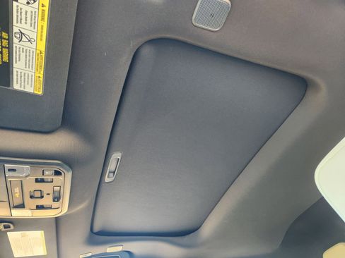 Used 2025 Toyota Tacoma Limited image 29