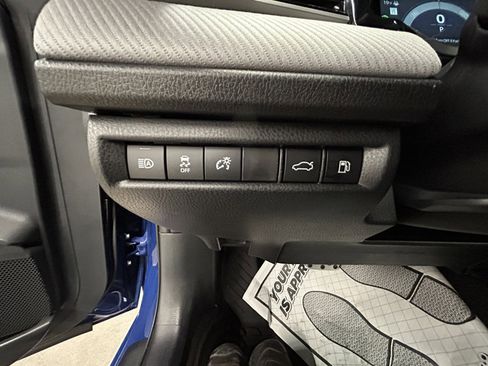 Used 2025 Toyota Camry SE image 17