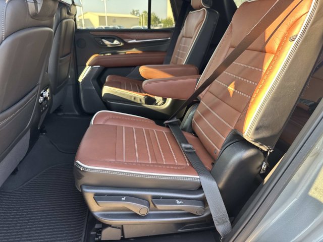 Used 2024 GMC Yukon Denali Ultimate AWD/4WD image 17