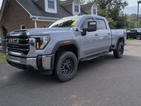 Used 2025 GMC Sierra 2500 SLE w/ SLE Value Package; AWD/4WD image 3
