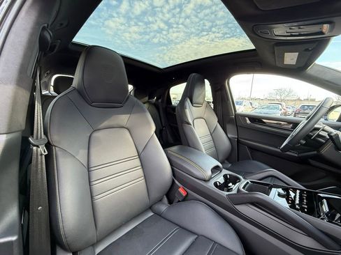 Used 2025 Porsche Cayenne GTS image 24