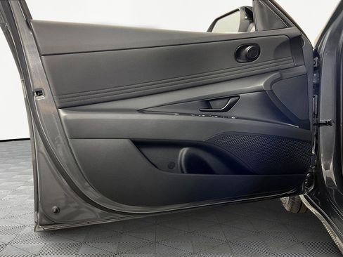 Used 2025 Hyundai Elantra Sport FWD image 19