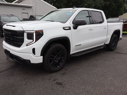 Used 2024 GMC Sierra 1500 Elevation AWD/4WD image 2