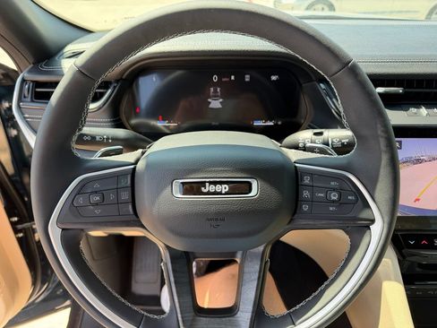 New 2026 Jeep Grand Cherokee Limited RWD image 17