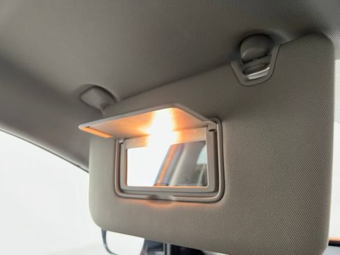 Used 2017 Nissan Rogue SL image 60