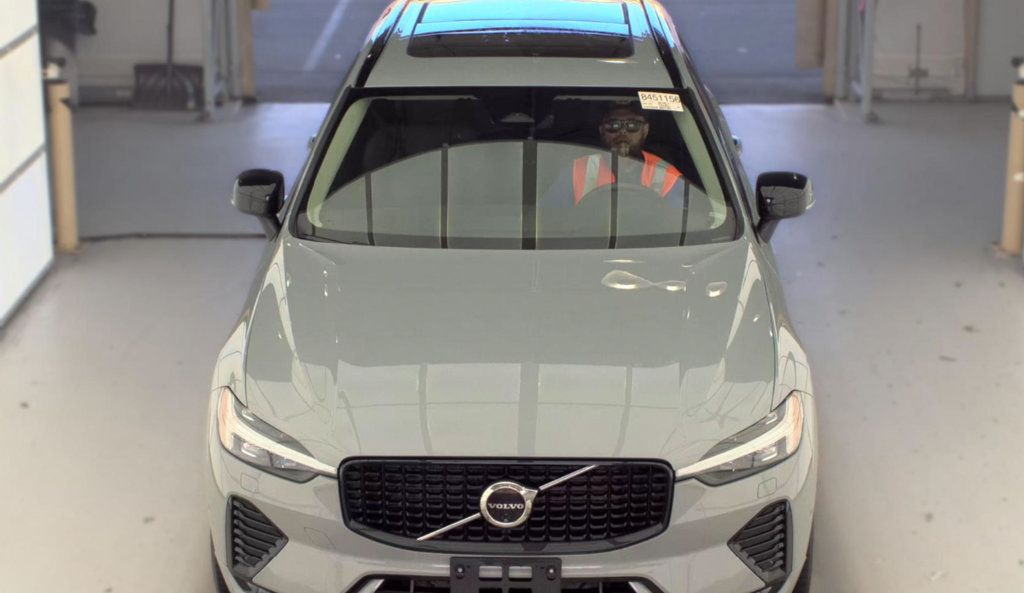 Used 2024 Volvo XC60 B5 Plus w/ Protection Package Premier AWD/4WD image 3