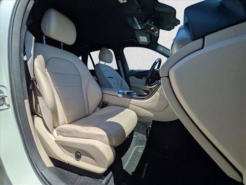 Used 2017 Mercedes-Benz GLC 300 4MATIC image 20