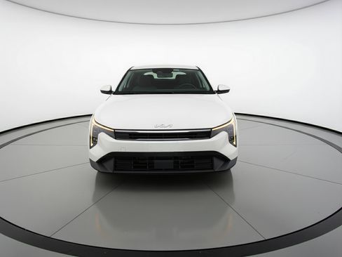 Used 2025 Kia K4 FWD image 2