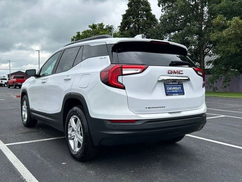 Used 2022 GMC Terrain SLE w/ Driver Convenience Package image 5