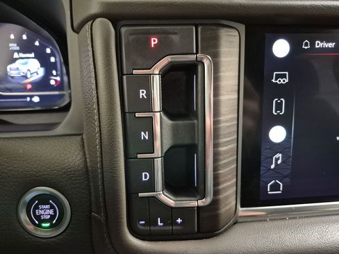 Certified 2022 GMC Yukon XL Denali w/ Denali Premium Package image 16