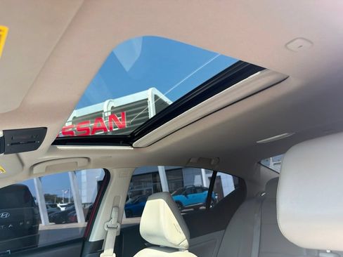 Used 2019 Nissan Altima 2.0 Edition One FWD image 12
