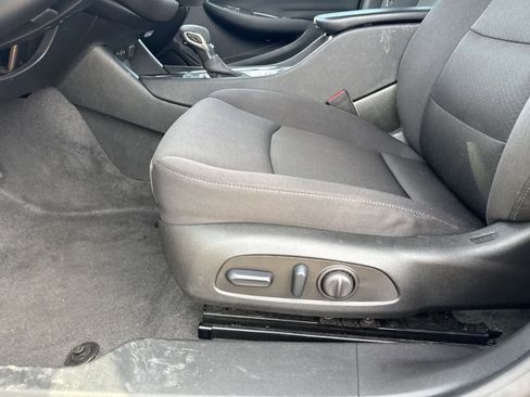Used 2024 Chevrolet Malibu LT image 18