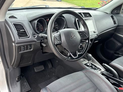 Used 2025 Mitsubishi Outlander Sport ES AWD/4WD image 11