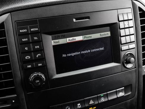 Used 2017 Mercedes-Benz Metris Passenger w/ Driver Efficiency Package image 27