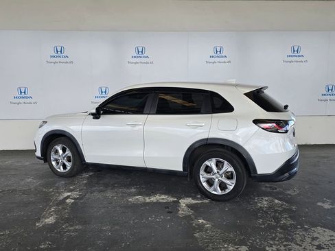 Used 2023 Honda HR-V LX image 4