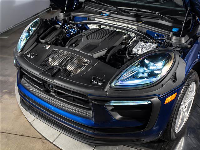 Used 2026 Porsche Macan AWD/4WD image 14